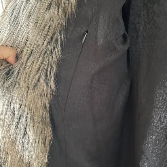 SpiritHoods Classic Grey Wolf Faux Fur Coat (Sz: Small)